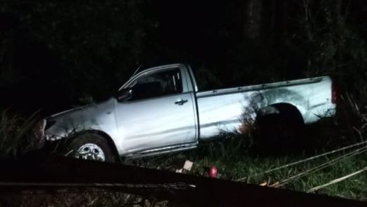 Colisão contra poste deixa via parcialmente bloqueada na SC-283, no Oeste