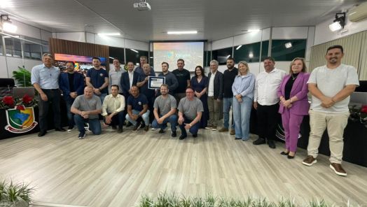 Clube de Aviação de Xanxerê (CAXA) recebe homenagem na Câmara de Vereadores pelos 35 anos