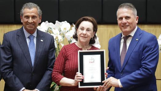 APAE de Xanxerê é homenageada na ALESC pelos 50 anos de atuação