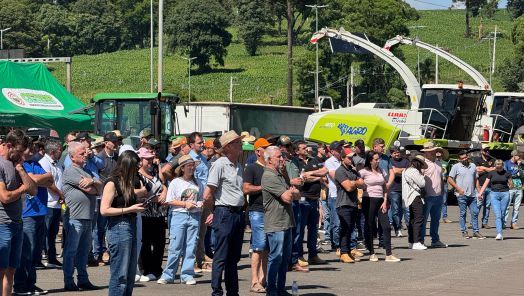 VÍDEO: produtores de leite realizam manifestação em Xanxerê na manhã desta quinta-feira
