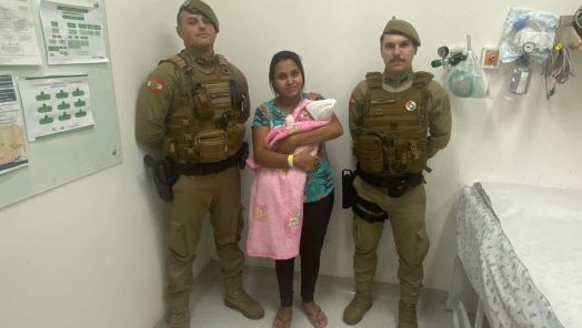 Policiais Militares salvam recém-nascido engasgado em Chapecó 