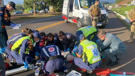 Homem fica gravemente ferido após acidente envolvendo motocicleta na BR-282