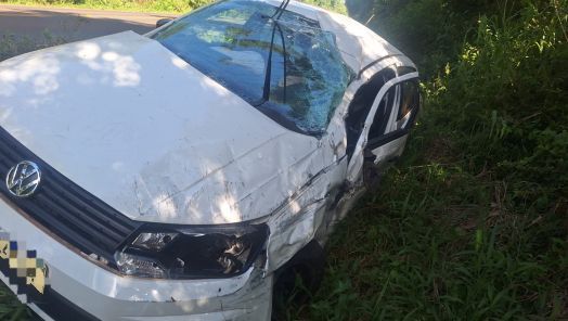 Colisão entre automóveis deixa dois feridos na SC-283