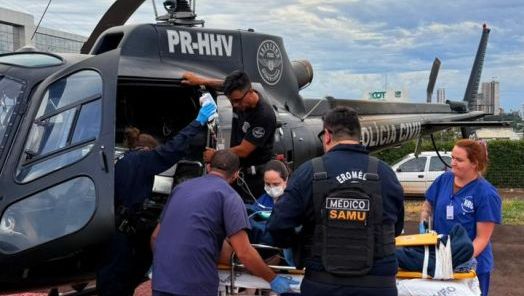 Homem fica gravemente ferido após tombamento de trator no interior de município do Oeste