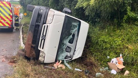 Acidente de trânsito é registrado na BR-153 após veículo aquaplanar durante chuva