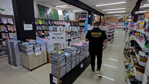 Procon de Chapecó divulga pesquisa de preço de materiais escolares
