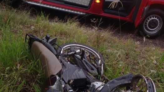 Saída de pista de motocicleta deixa um morto e um ferido no Contorno Viário Norte, em Concórdia
