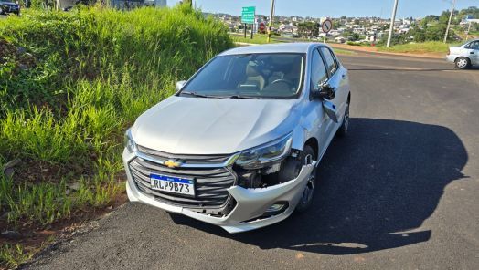 Colisão entre carro e moto deixa motociclista ferido na BR-282, em Xaxim