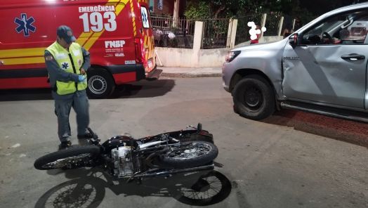 Motociclista é encaminhado ao hospital após acidente de trânsito no Oeste