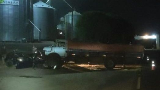 Colisão entre caminhão e carro deixa dois feridos na SC-480, em São Domingos