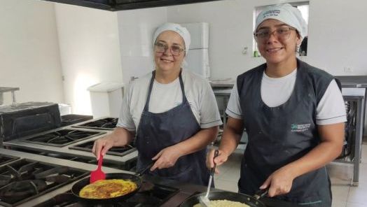 Cachapa, prato sugerido por cozinheira venezuelana do HRSP, surpreende pacientes