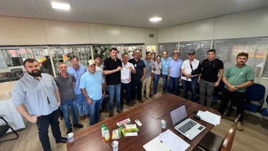 Produtores de leite criam entidade nacional para enfrentar crise e defender o setor