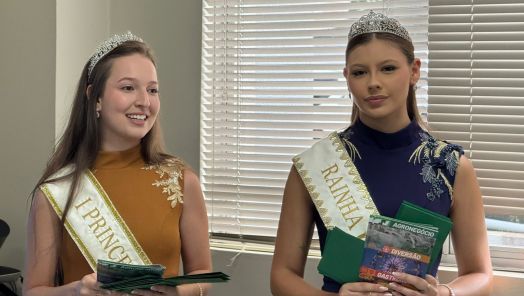 Representantes da ExpoFemi 2026 divulgam a feira em reunião da AMAI