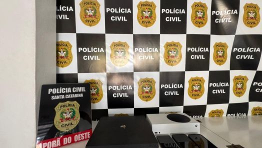 Polícia Civil cumpre mandados e investiga compartilhamento de pornografia infanto-juvenil no Oeste