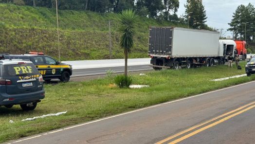 Caminhoneiro sob efeito de anfetamina e com mais de 290 comprimidos é flagrado transitando na BR-480, em Chapecó 