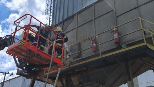 Incêndio atinge depósito de maravalha em empresa de Vargeão