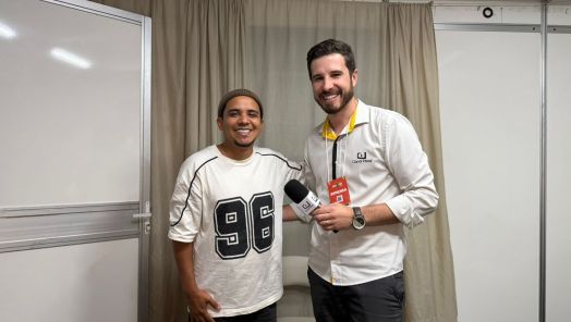 VÍDEO: Entrevista com o cantor gospel Felipe Rodrigues na ExpoFemi