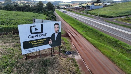 Canal Ideal amplia presença na BR-282 com dois novos outdoors próximos ao Trevo da Femi