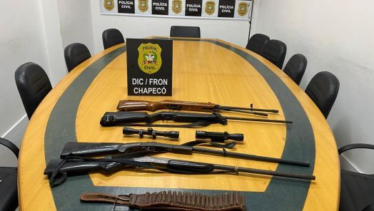 Polícia Civil prende investigada por tentativa de homicídio e apreende armas em Chapecó