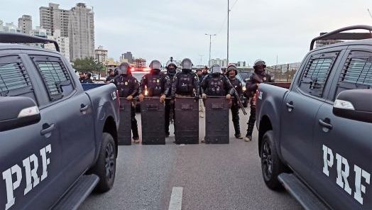 VÍDEO: Justiça proíbe bloqueios em rodovias e acessos a portos no Litoral Norte de SC