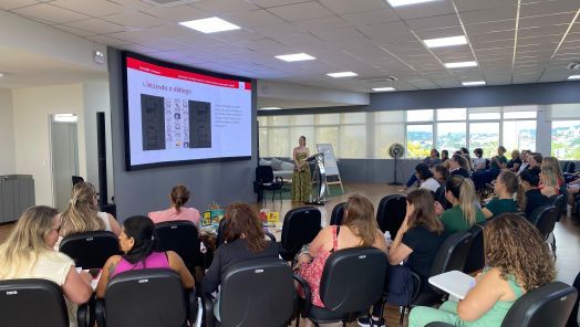 Professores da rede municipal de Xanxerê participam de formação sobre leitura e escrita na educação infantil