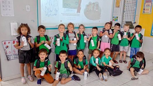 Xanxerê entrega kits escolares para mais de 4 mil alunos da rede municipal