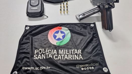 Motorista embriagado é preso com arma de fogo na SC-480 em Xanxerê