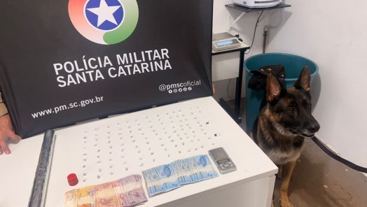 Homem é preso por tráfico de drogas no bairro Universitário em Chapecó