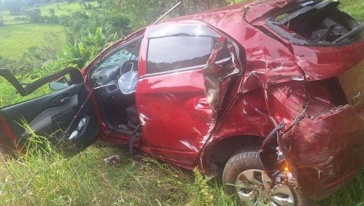 Casal de idosos fica ferido após capotamento na SC-157 no Oeste