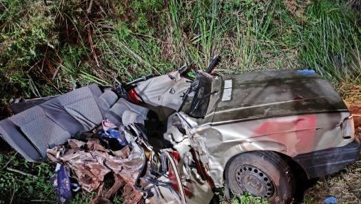 Colisão entre carro e caminhão deixa dois mortos na BR-282 em Ponte Serrada