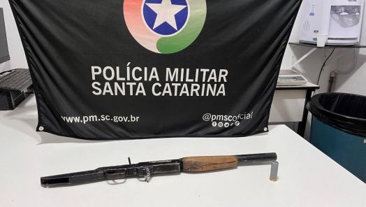 Homem é preso por porte de arma com numeração suprimida e ameaça 