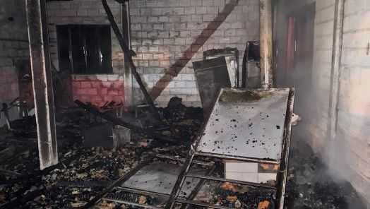 Casa de chácara é destruída por incêndio no interior de Seara