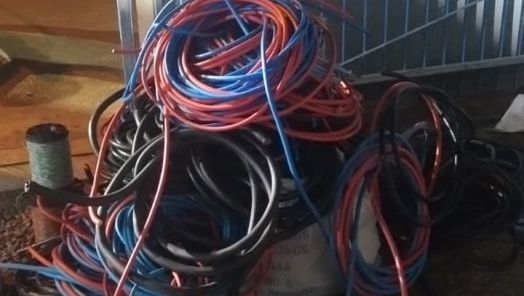 Dupla é presa com 430 quilos de fios de cobre furtados de centrais de telefonia no Sul de SC