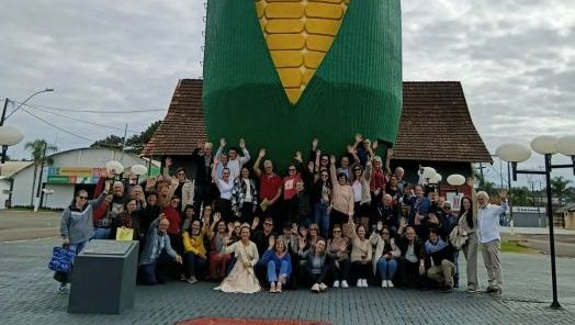 Idosos de Palmitos visitam Xanxerê para dia de integração, lazer e turismo
