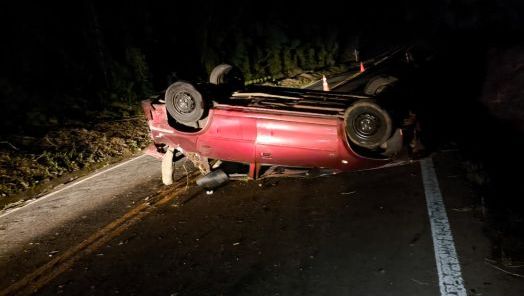 Jovem fica ferido após capotamento na SC-154 em Passos Maia