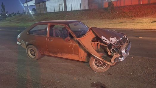 Colisão lateral entre caminhão e Chevette é registrada na SC-157, no Oeste