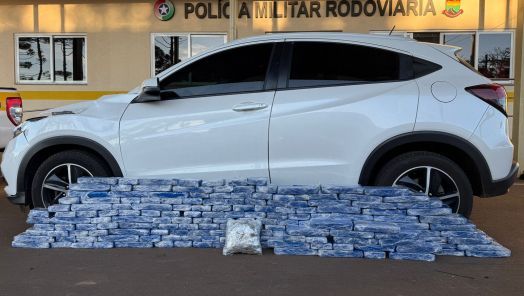 Drogas estavam escondidas em diversos compartimentos (Foto: PRF)
