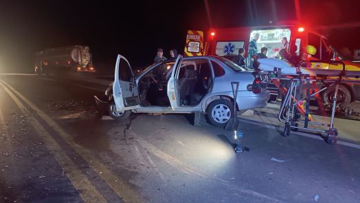 Colisão frontal na BR-282 deixa quatro feridos em Faxinal dos Guedes