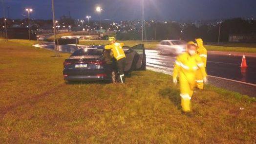 Duas pessoas ficam feridas em acidente entre carro e caminhonete na BR-282, em Xanxerê