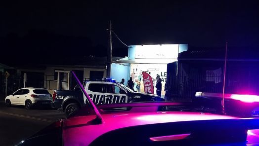 Fiscalização em bares termina com confusão e ataque contra agentes da Guarda Municipal em Chapecó