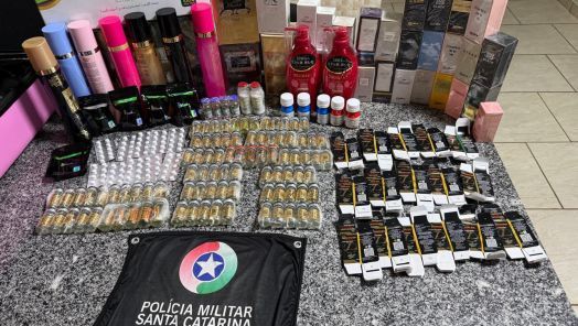 Mulher é flagrada com dezenas de anabolizantes e produtos do Paraguai em ônibus no Oeste de SC