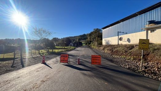 Trecho em obras na Linha Cambuinzal está interditado para veículos de carga pesada