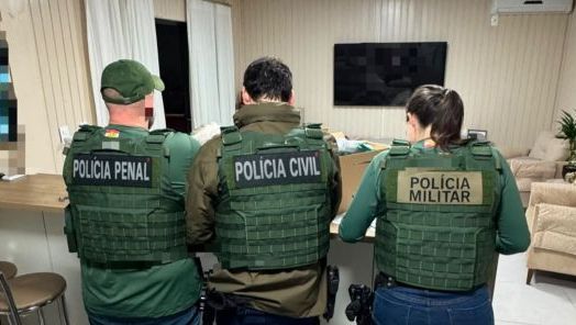 Advogada de Chapecó é suspeita de fazer ponte entre presos e facção criminosa em SC 