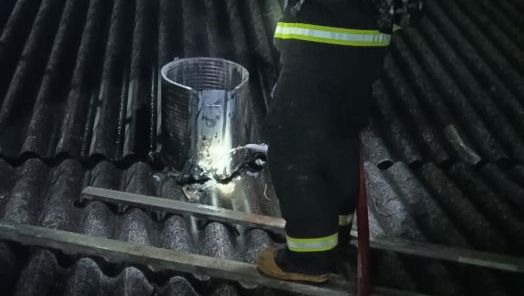 Incêndio em aparelho de ar-condicionado mobiliza Bombeiros em Pinhalzinho