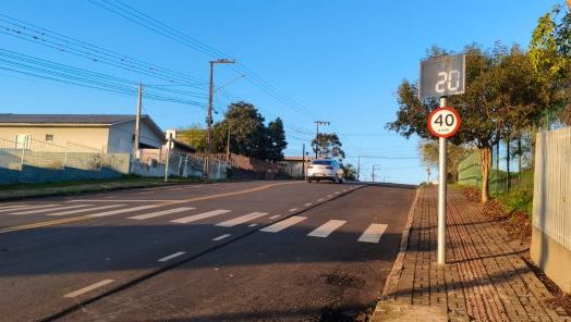 Rua Araguaia recebe redutores de velocidade para aumentar a segurança de motoristas e pedestres
