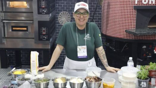 Chef Marta Lesnik, de São Domingos, conquista o 18º lugar entre os melhores pizzaiolos do Brasil 