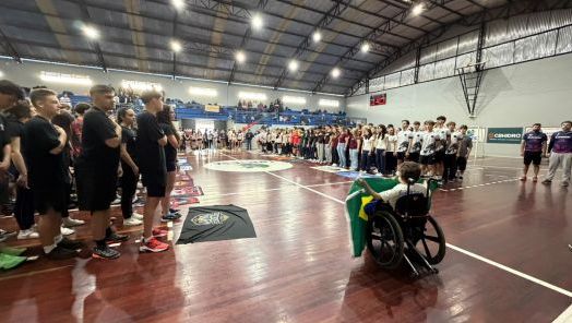 VÍDEO: União, espírito esportivo e uma homenagem emocionante marcaram o evento do Colégio Expressivo
