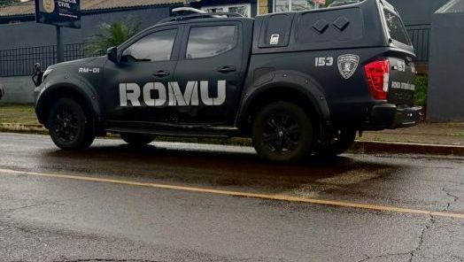 Guarda Municipal flagra carro com placas adulteradas em Chapecó