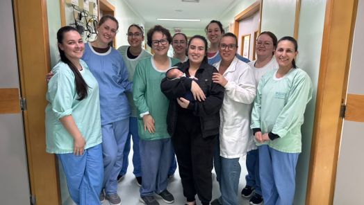 Bebê prematuro recebe alta após 40 dias na UTI Neonatal do HRSP