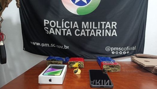 Motocicleta é abordada após fuga e mais de 1 kg de drogas são apreendidos em Jaborá